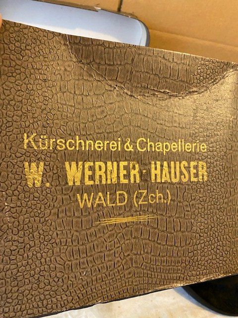 Copricapi, berretti & cappellini: ANTIKER ZYLINDERHUT  GRÖSSE 57 – Usato da Chur venduto da silbermon 7