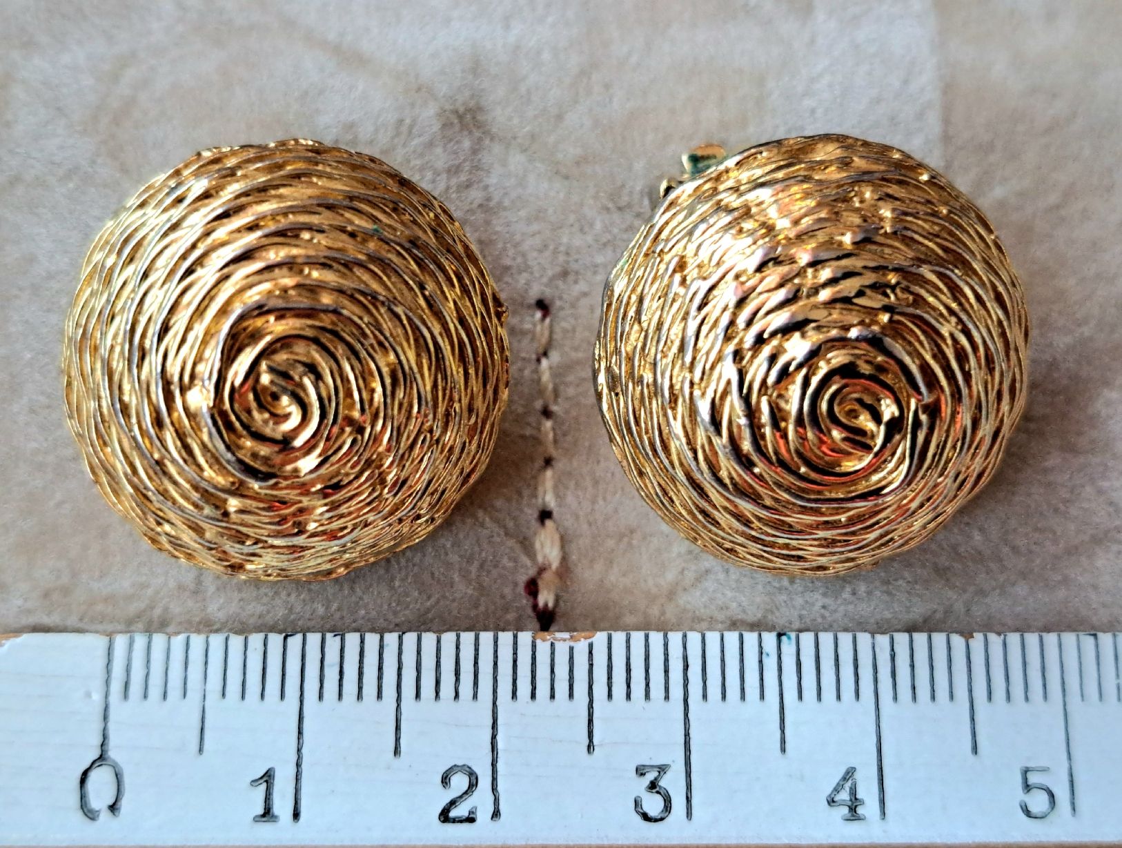 Orecchini pendenti & Orecchini a lobo: Clips d'oreilles vintage dorés – Usato da Hauterive NE venduto da ali_vintage 3