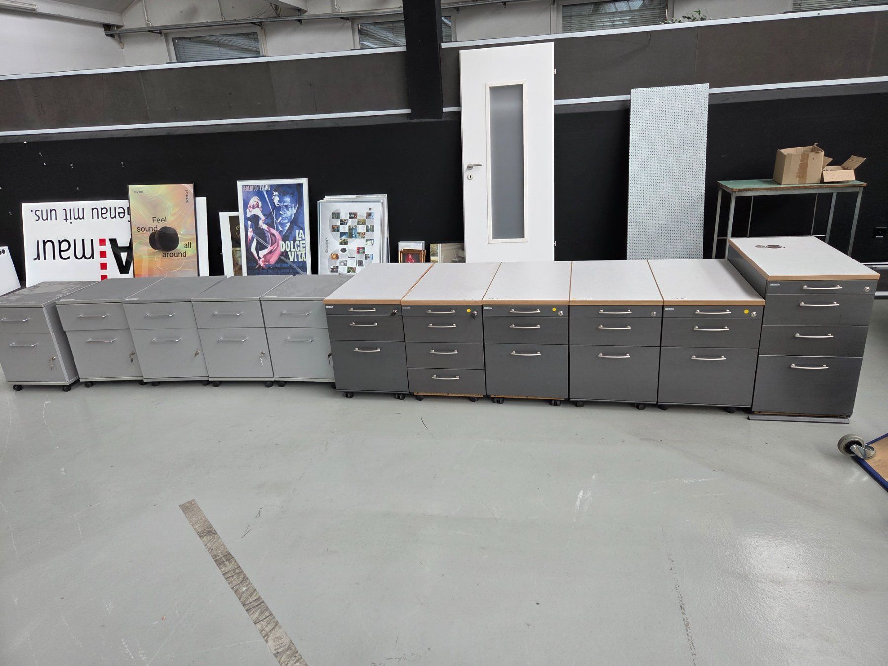Armadi: Rollkorpus, neuwertig! – Usato da Uster venduto da lookandlisten