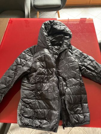 Super leichte Daunenjacke, schwarz, Grösse M- Top !