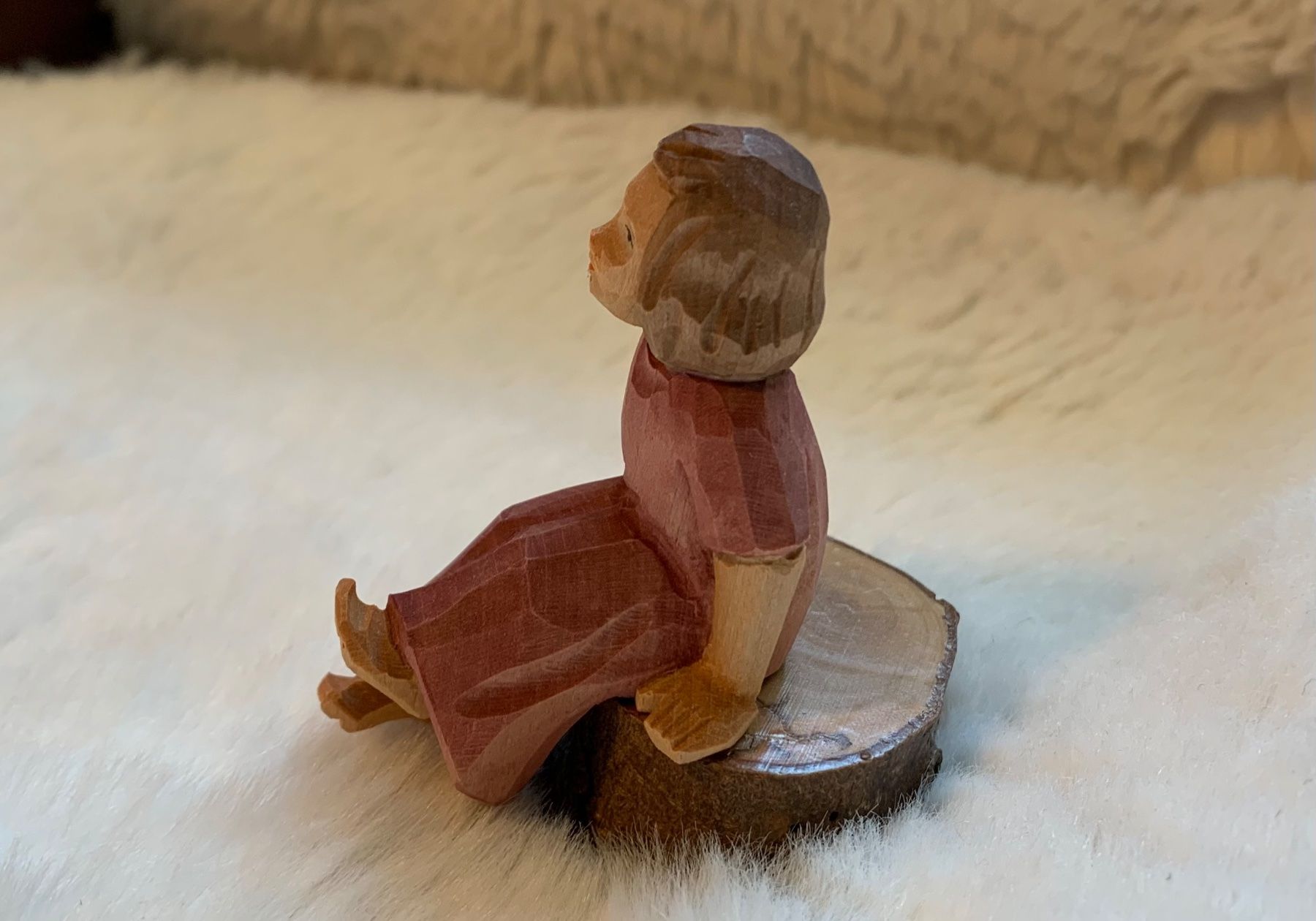 Figuren: Huggler Brienz, sitzendes Mädchen, Krippenfigur, Holz – Gebraucht aus Kloten von petrol5555 1
