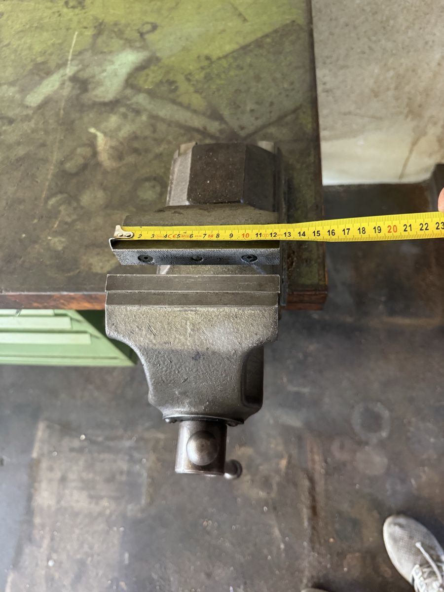 Établis: Établi industriel Schede AG avec étau – env. 2000 × 800 mm – D'occasion à Aarberg par SNMachines 7
