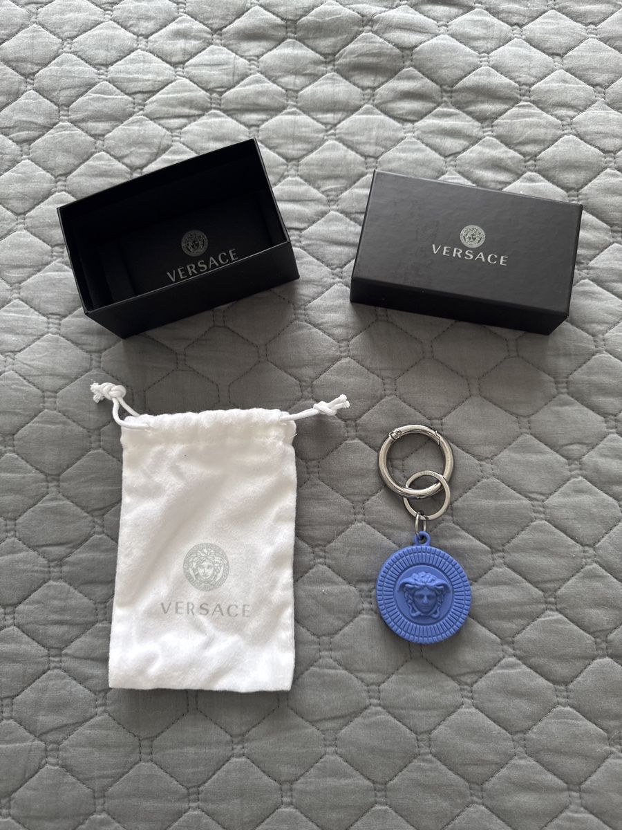 Portachiavi: Versace Keychain for Air Tag – Usato da Dübendorf venduto da MariaS.