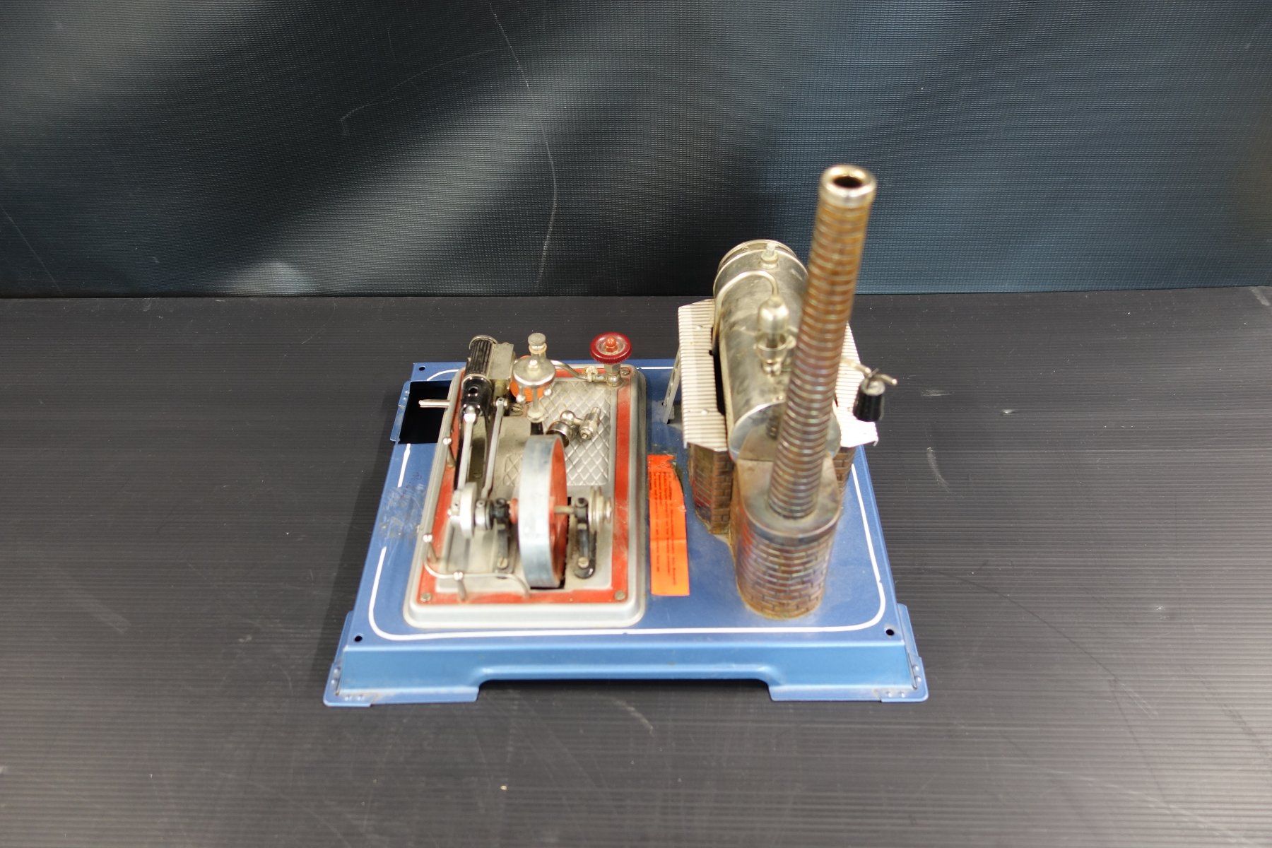 Wilesco Kit di modellismo & Modellini statici: vintage Dampfmaschine Wilesco - D16 – Usato da Basel venduto da bk_brockibasel 2
