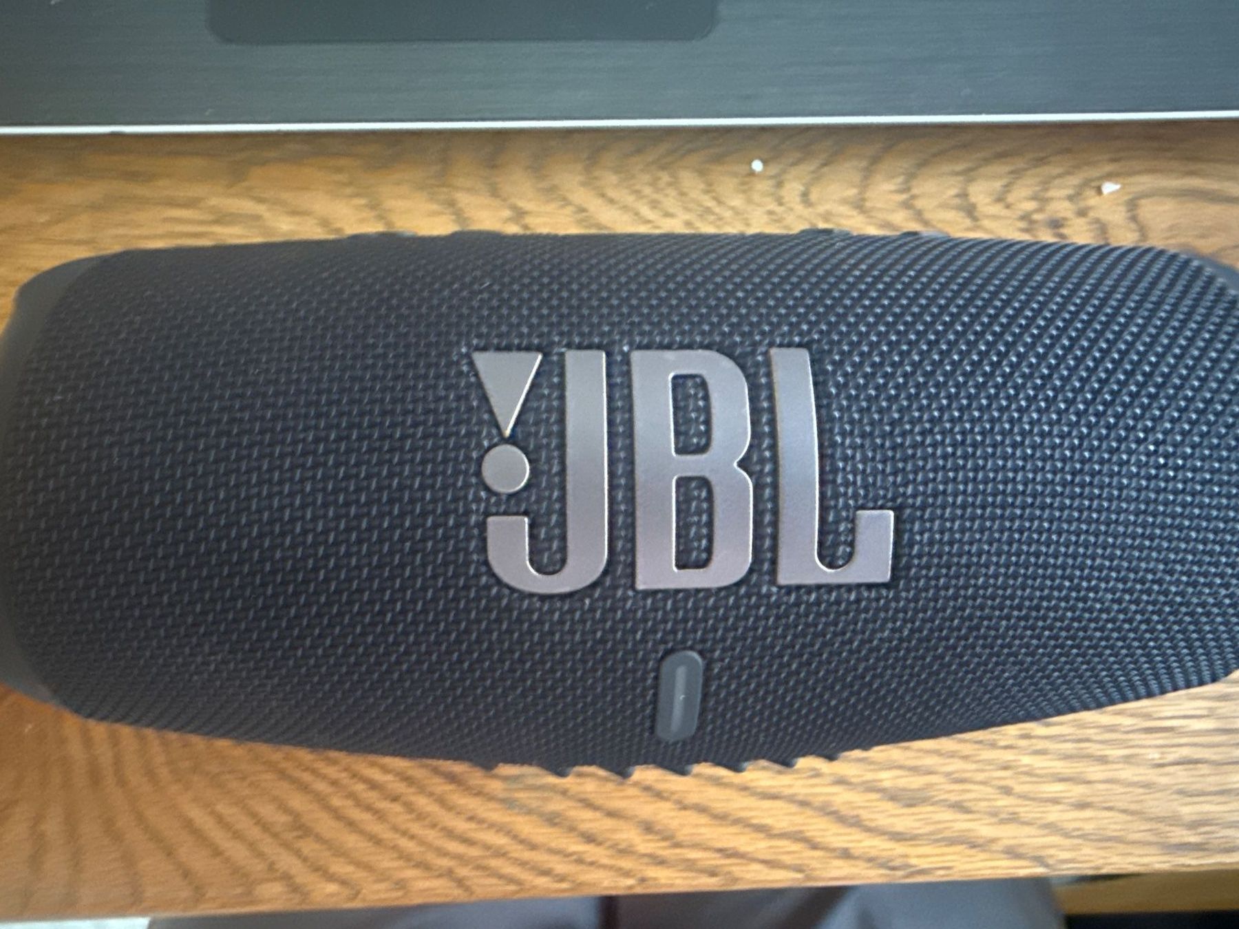 JBL Lautsprecher: JBL: Lautsprecher Charge5 Bluetooth Schwarz – Gebraucht aus Teufenthal AG von MeineSchatztruhe