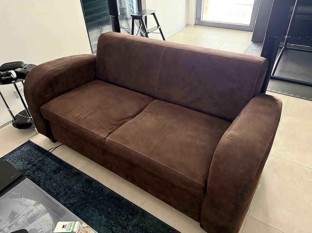 Divani: 2-Sitzer Sofa braun Kunstleder gebraucht – Usato da Coldrerio venduto da Crivelli