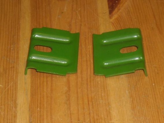 Autres pour métaux et serrurerie: 2 Stk. Batterie - Halterung zu John Deere – Neuf (Voir description) à Büren SO par omsa 2