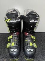 Neue Skischuhe, ungetragen, mit Originalpreisetikett