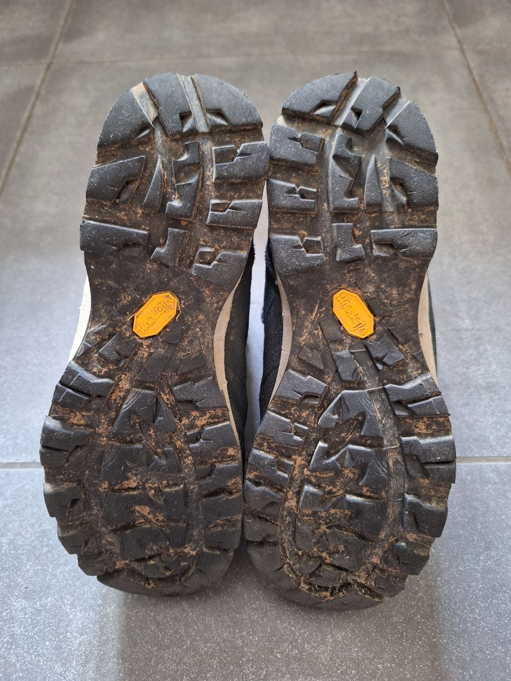 Meindl Scarpe da uomo: Meindl Wanderschuhe in Originalkarton, Gr 39 – Usato da St.Gallen venduto da dajo0809 3