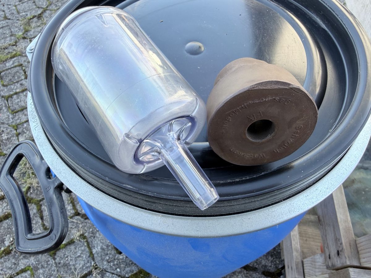 Accessori: Mostflasche mit Fass – Usato da Wolfwil venduto da wor_5nj2 1