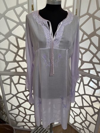 Great lilac embroidered kaftan. S