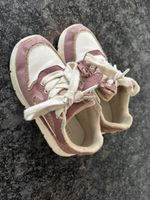 Turnschuhe, Gr. 27