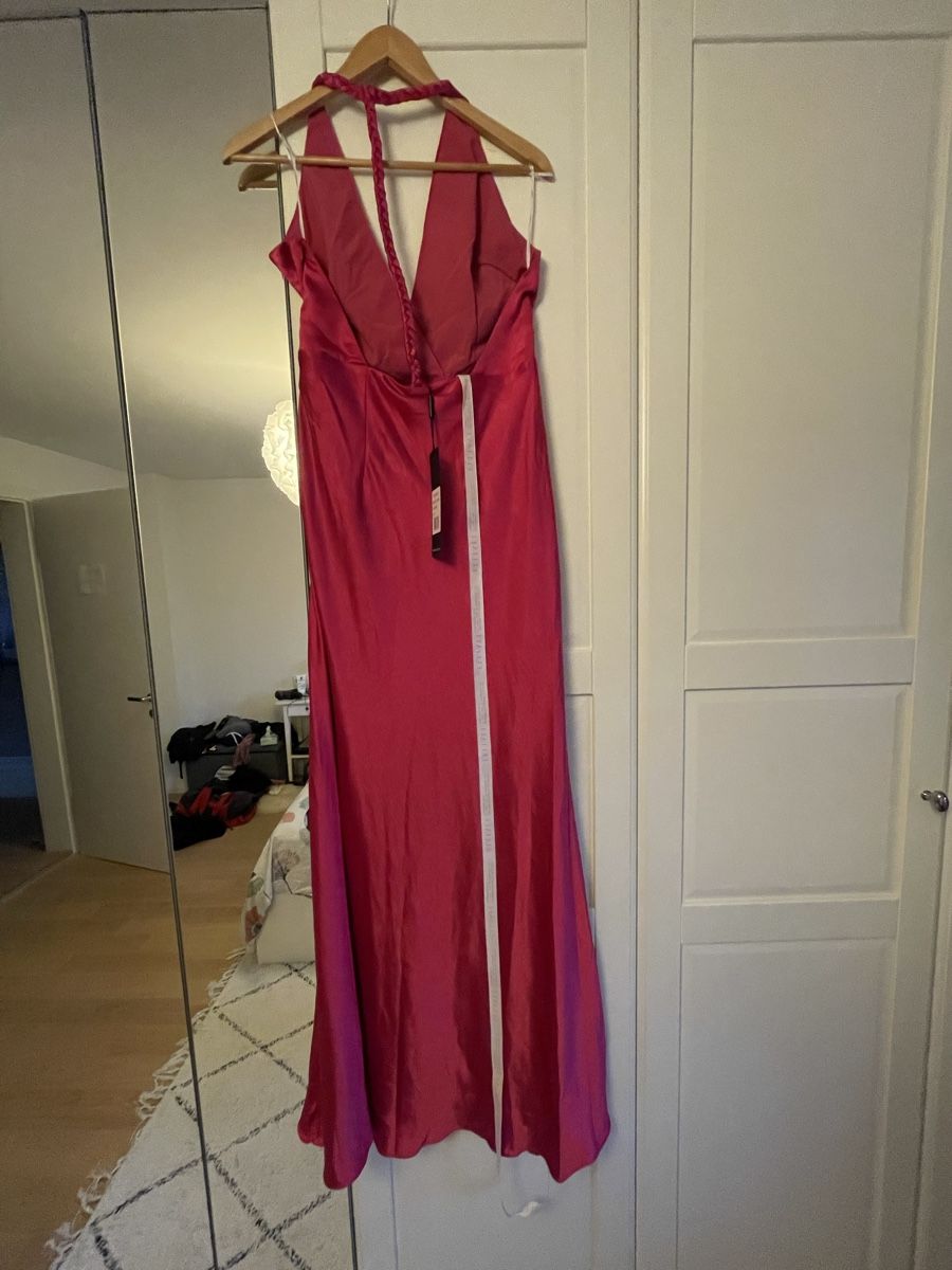 Vestiti: Pink satin halter neck maxi dress – Nuovo e nell'imballaggio originale da Rüschlikon venduto da IDOULA 1
