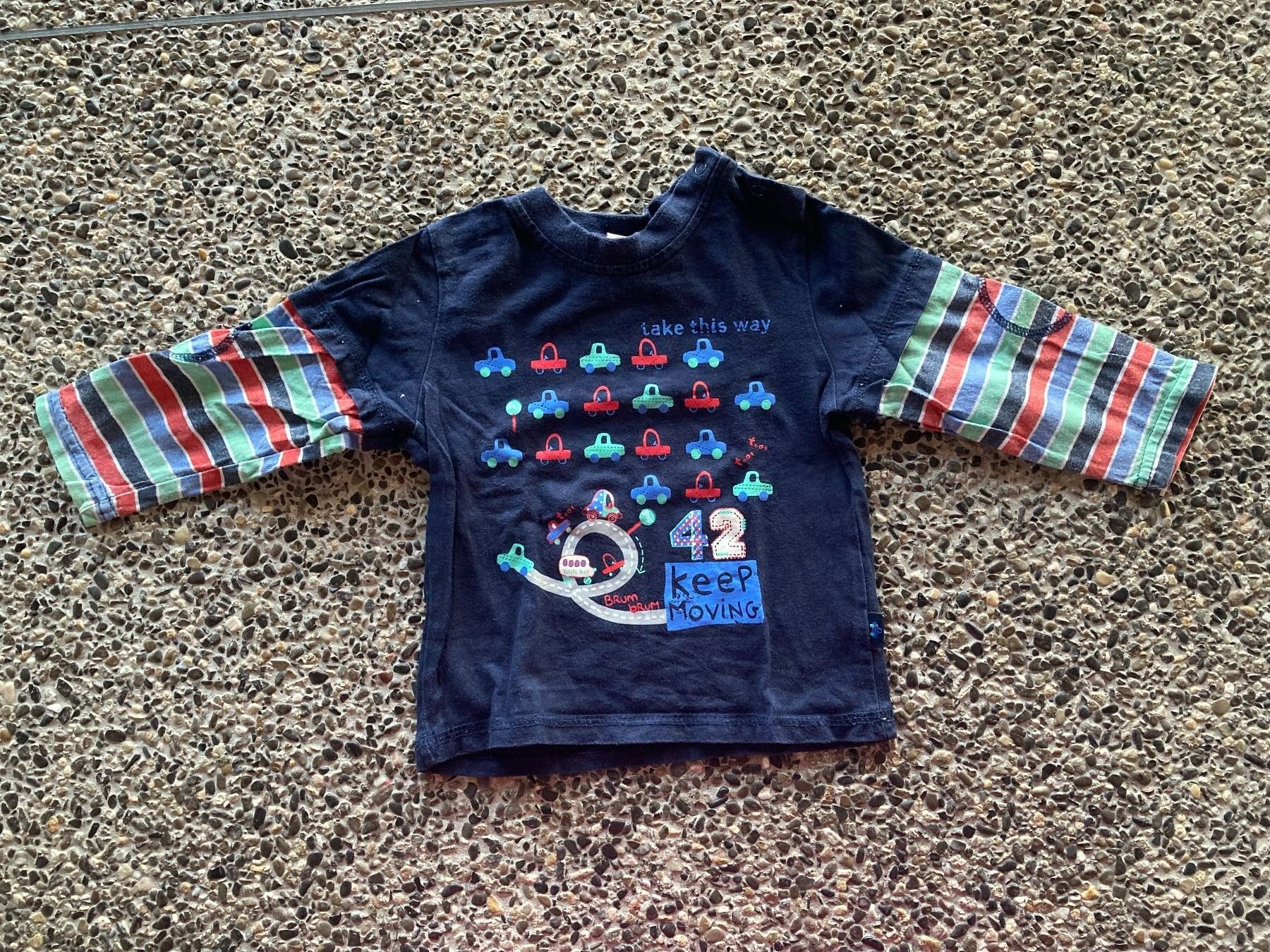 Maglioni & Felpe: Langarm Shirt Auto, Gr. 74 – Usato da Aetingen venduto da Nadinsky
