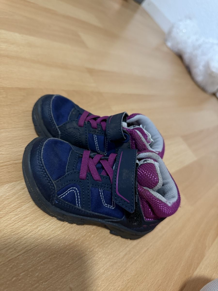 Decathlon Schuhe für Jungen: Toddler Winter Boots - Size 25! – Gebraucht aus Ueberstorf von man_p2fy