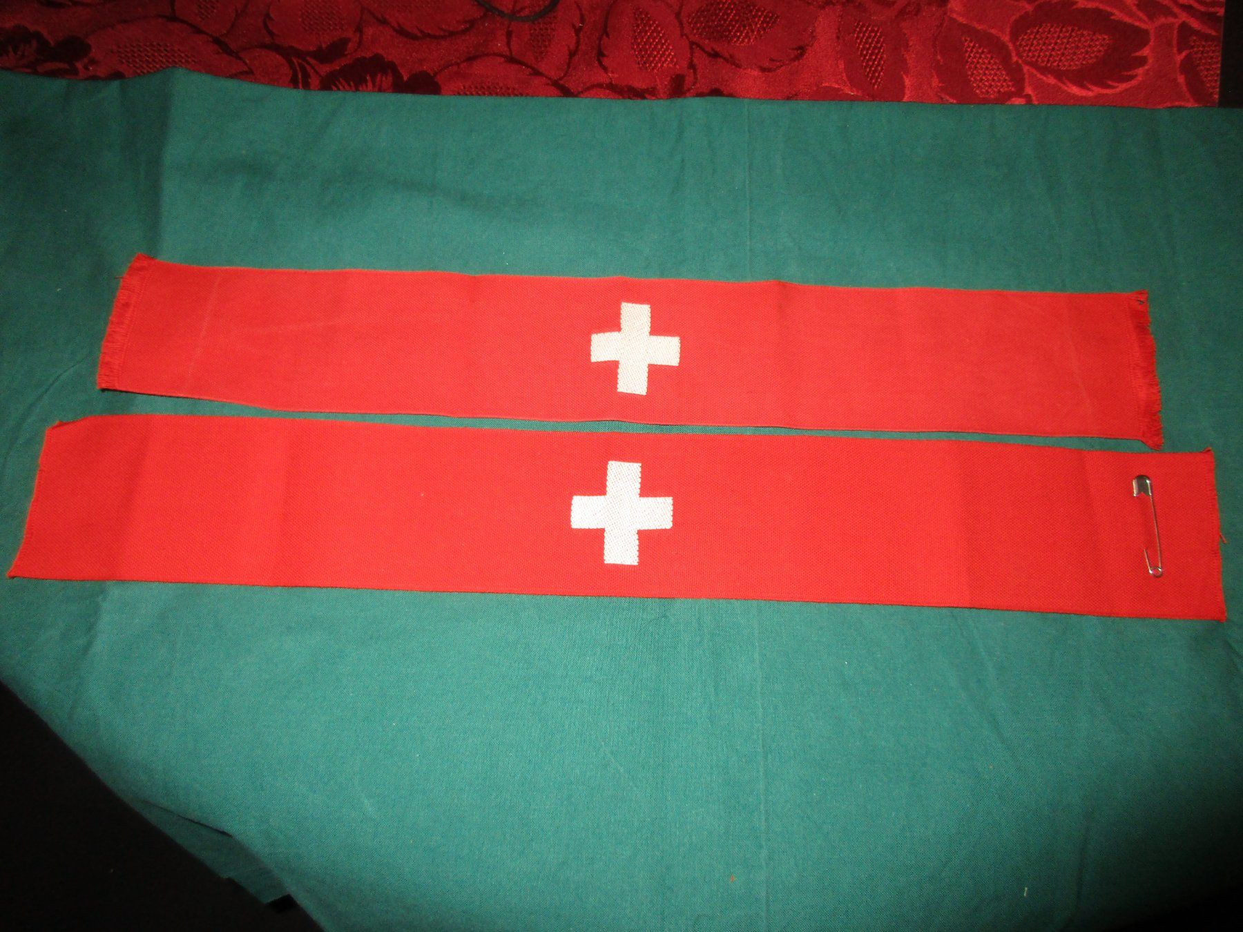 Armée suisse Armes blanches: Armbinde 2Stk. – D'occasion à Bowil par vifi01