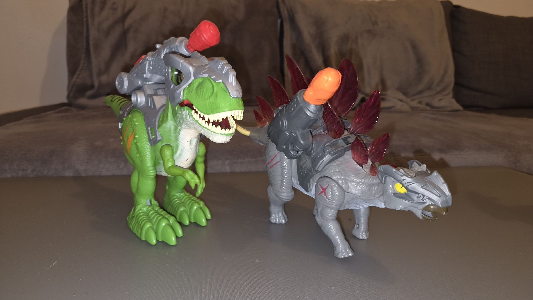Giocattoli: Dinosaures électronique  – Usato da Nyon venduto da rvl_nv7w 1