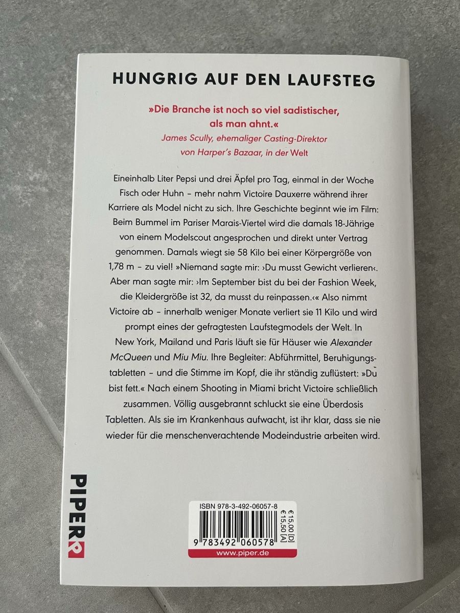 Bücher: Buch - Size Zero – Gebraucht aus Oberrohrdorf von S.Marisa 1