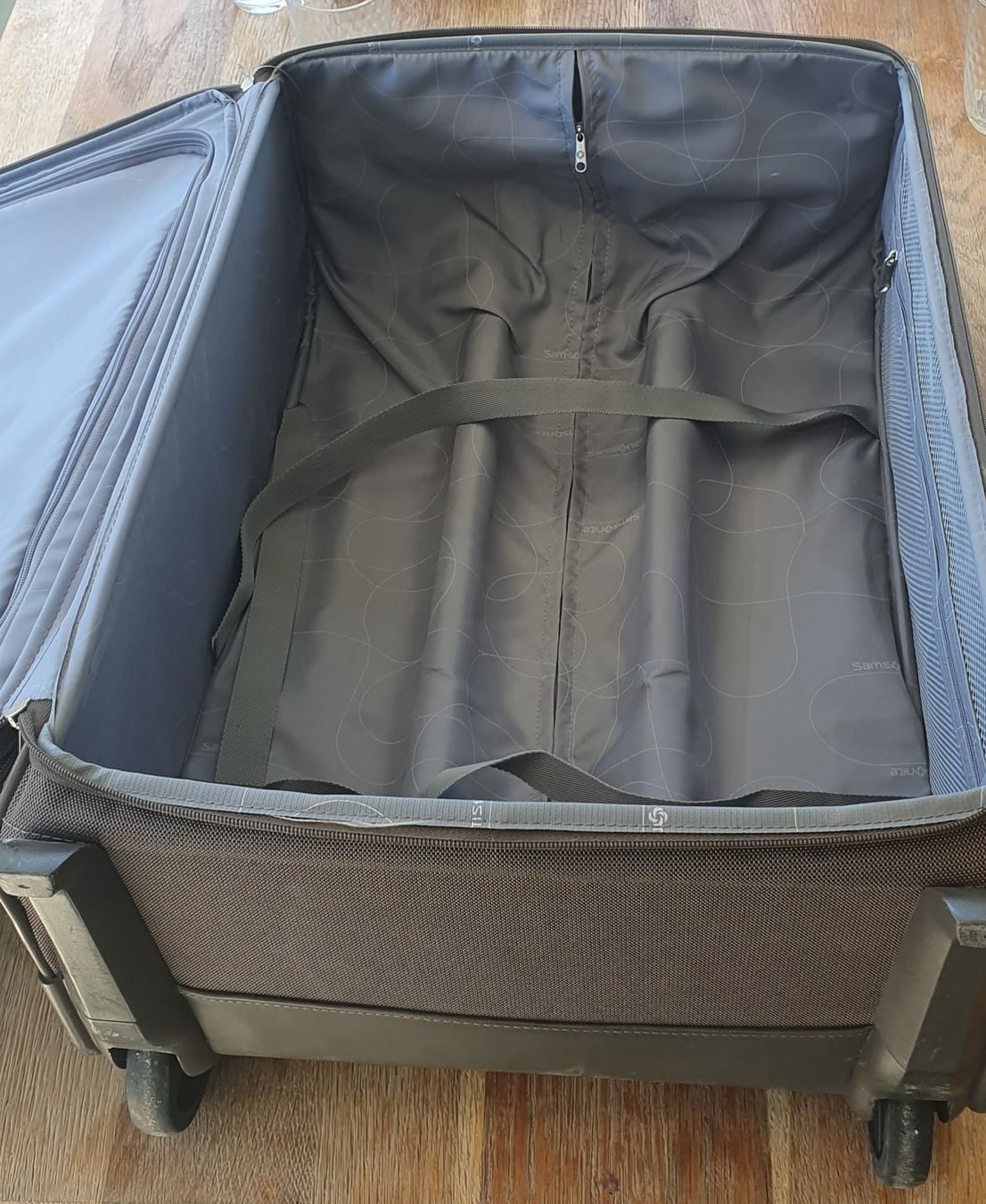 Samsonite Valigie: Samsonite Weichschalen Rollkoffer – Usato da Kleinandelfingen venduto da Hansoloo 3