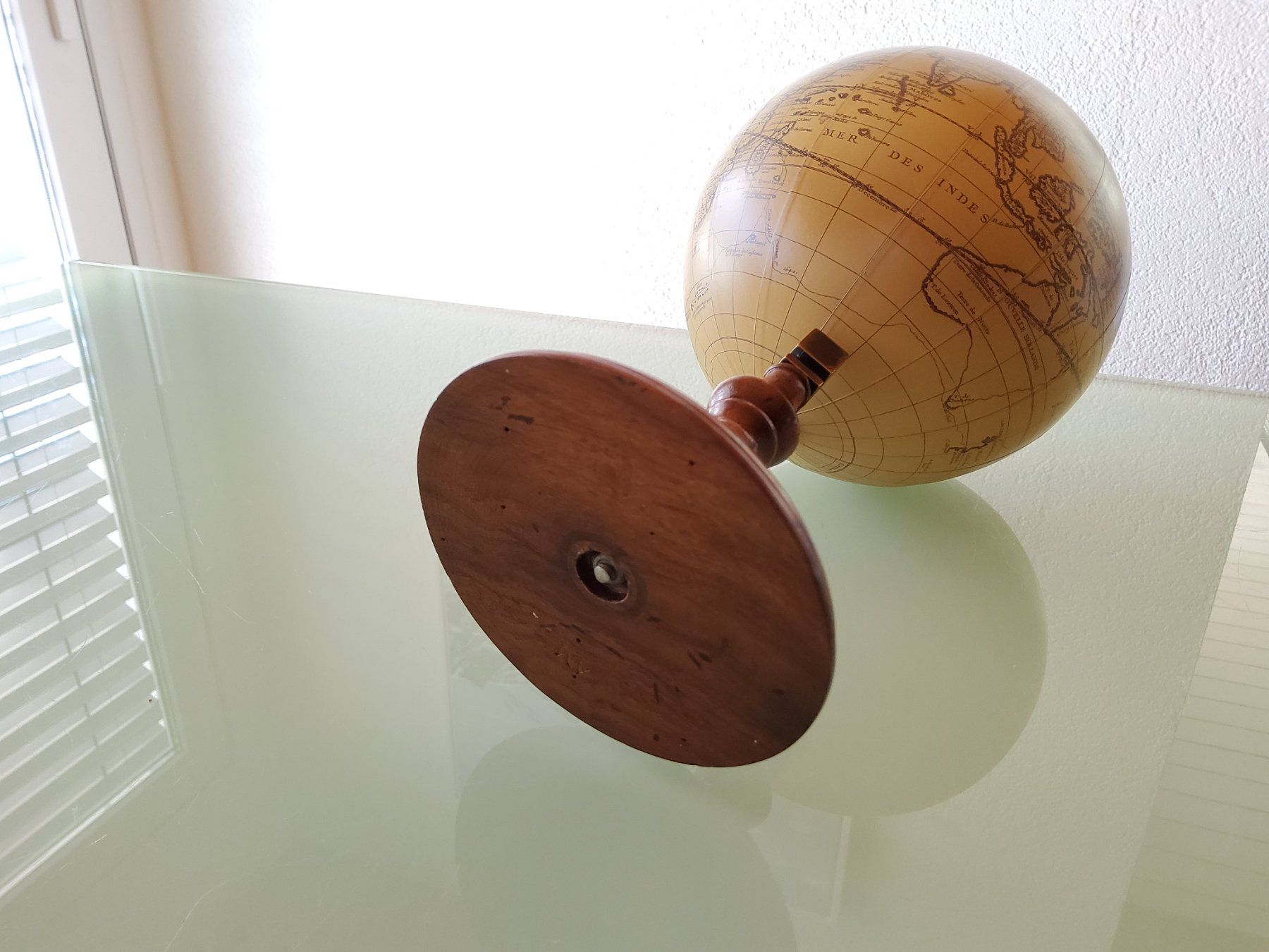 Sonstige Dekorationen & Accessoires: Petit globe terrestre décoratif ancien  – Gebraucht aus Malleray von Broc-Mo 2