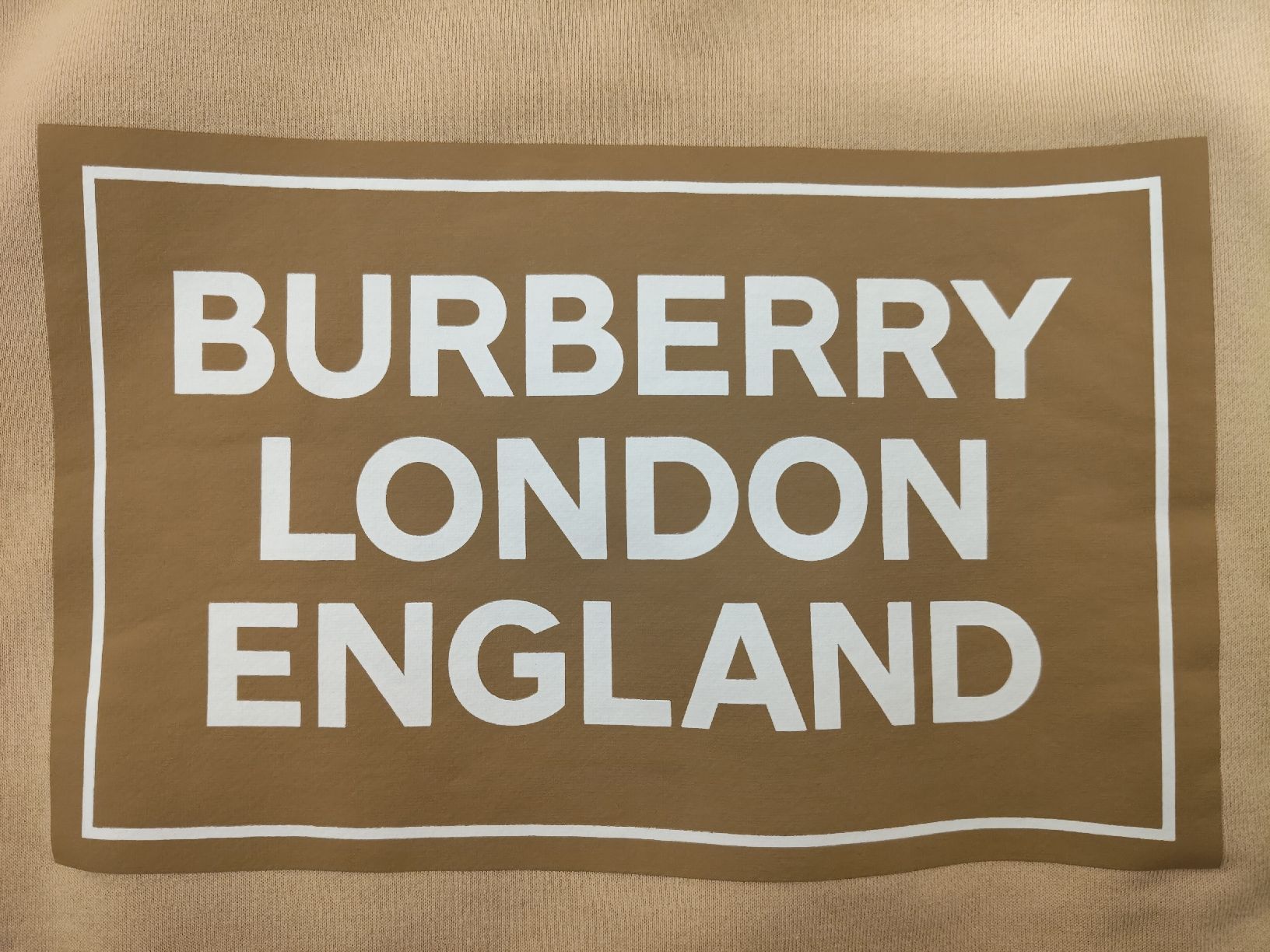 Burberry Maglioni & Felpe: Burberry Santo Logo Print Crew Pulli Soft Fawn – Usato da Mendrisio venduto da Dee-11