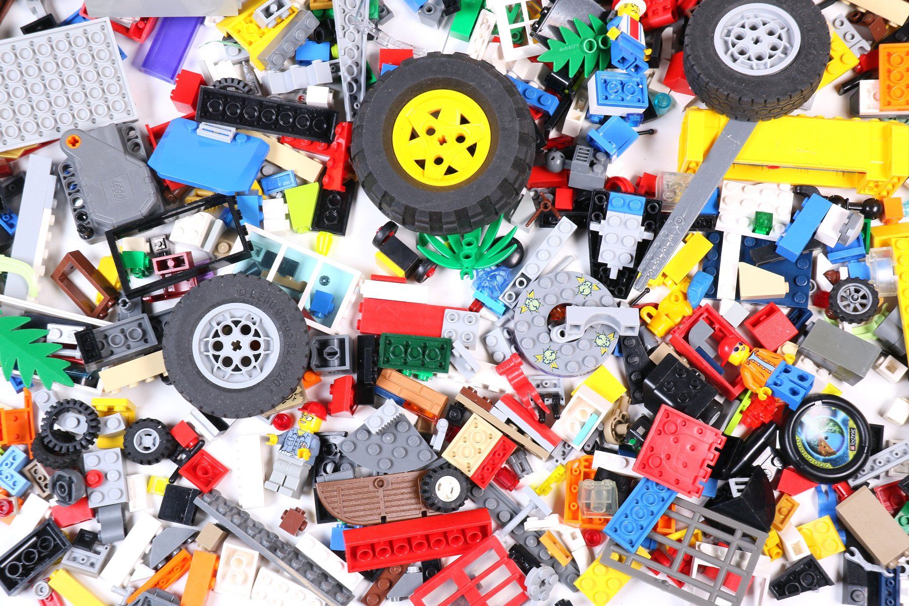 Lego Baukästen: 1.5 kg. Legoteile mit Minifiguren – Gebraucht aus Hettlingen von Scholi99 1