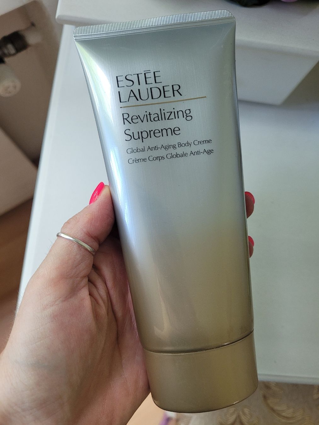 Feuchtigkeitspflege: Estée Lauder Revitalizing Supreme creme corp – Neu und originalverpackt aus Pambio-Noranco von Chiara81