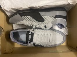 Chaussures de sport PFNBFN gris et noir, taille neuve