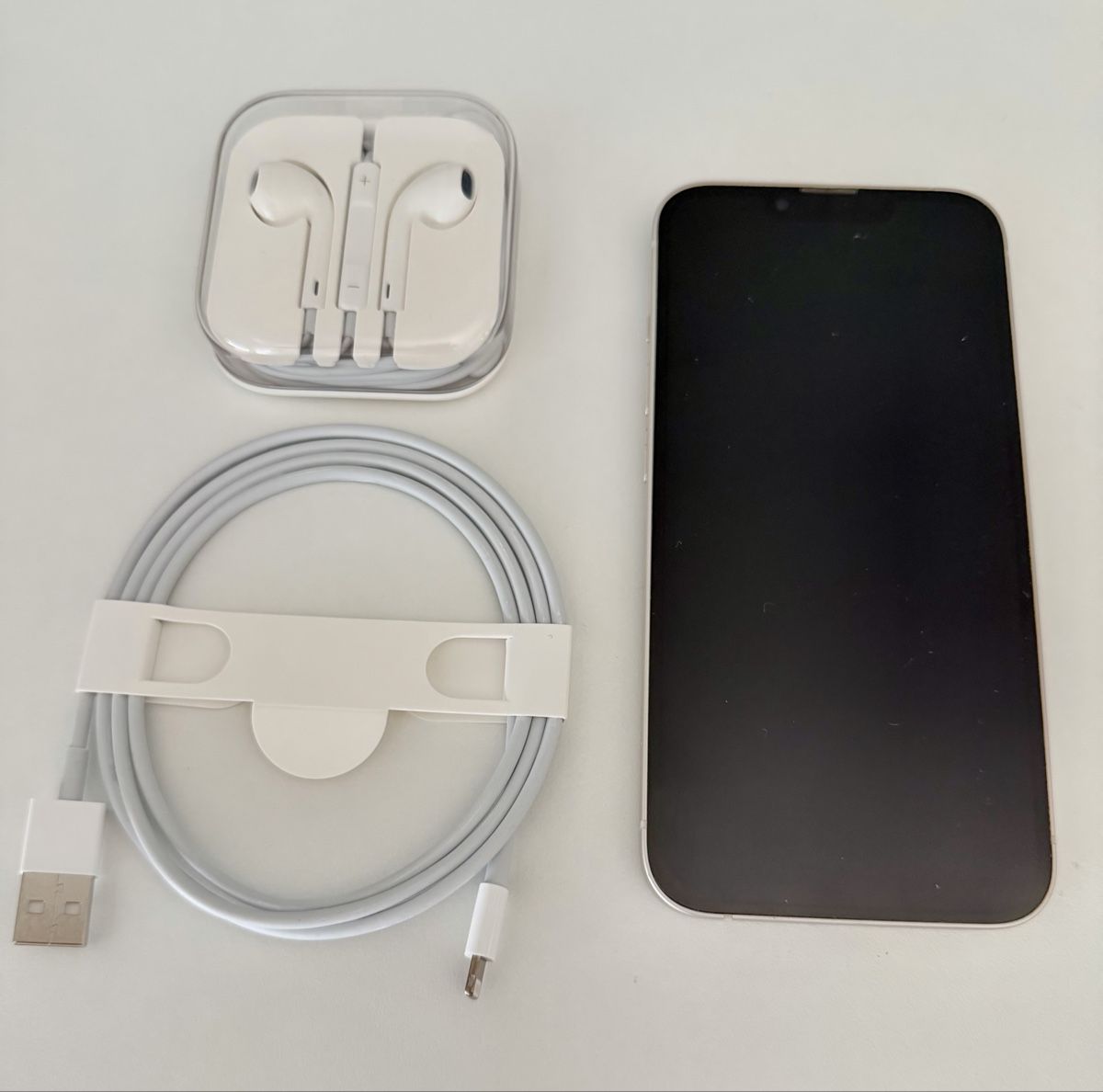 Apple Handys / Smartphones: APPLE IPHONE 13 WEISS NEUWERTIG – Neu (gemäss Beschreibung) aus Wildegg von Swiss.Olympia