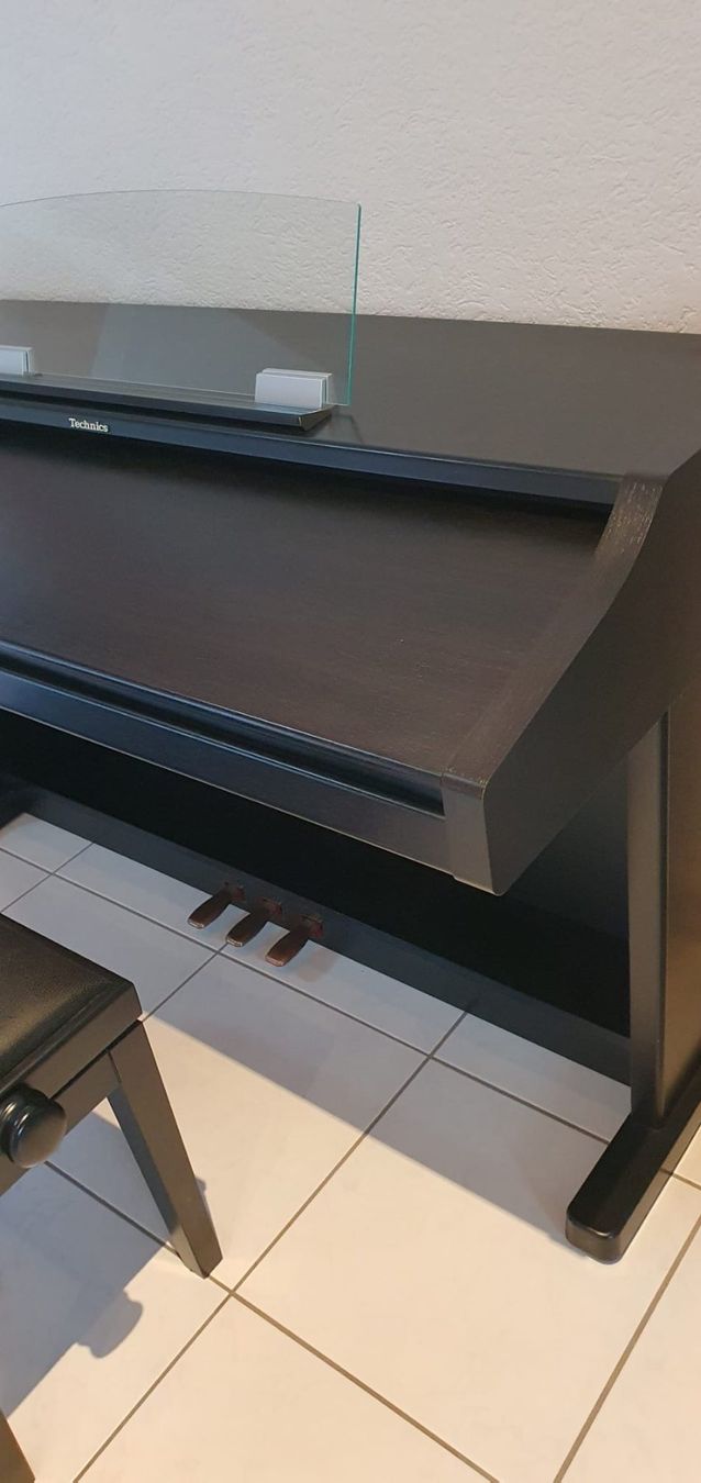 Technics Musikinstrumente: Klavier / E-Piano/ Technics SX-PR604 mit Stuhl und Mikrofon – Gebraucht aus Ottenbach von  5
