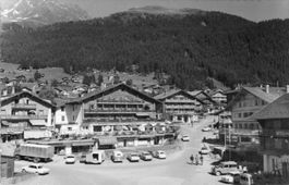 Verbier VS // 1963 Place centrale vue aérienne village Dorf