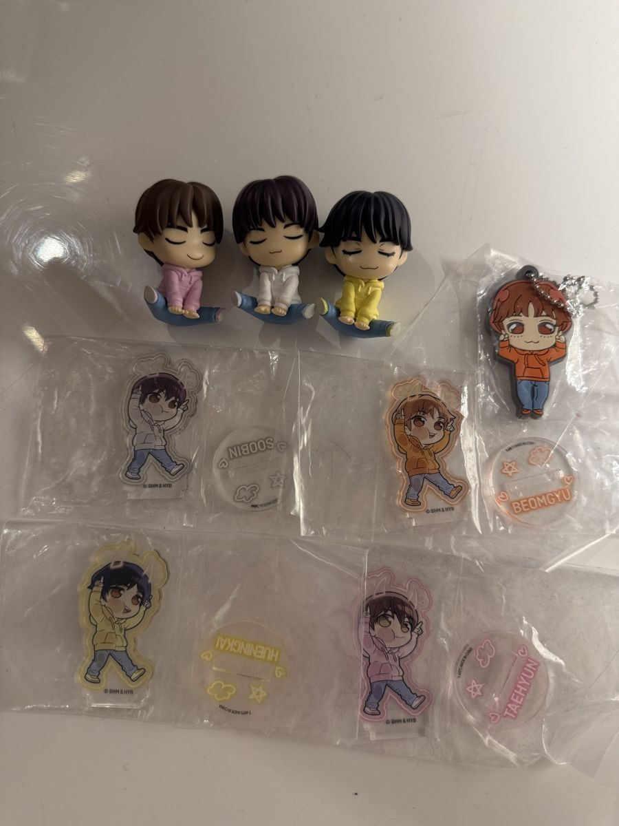 Statuette: TXT kpop set – Nuovo e nell'imballaggio originale da Winterthur venduto da hachiscutecloset
