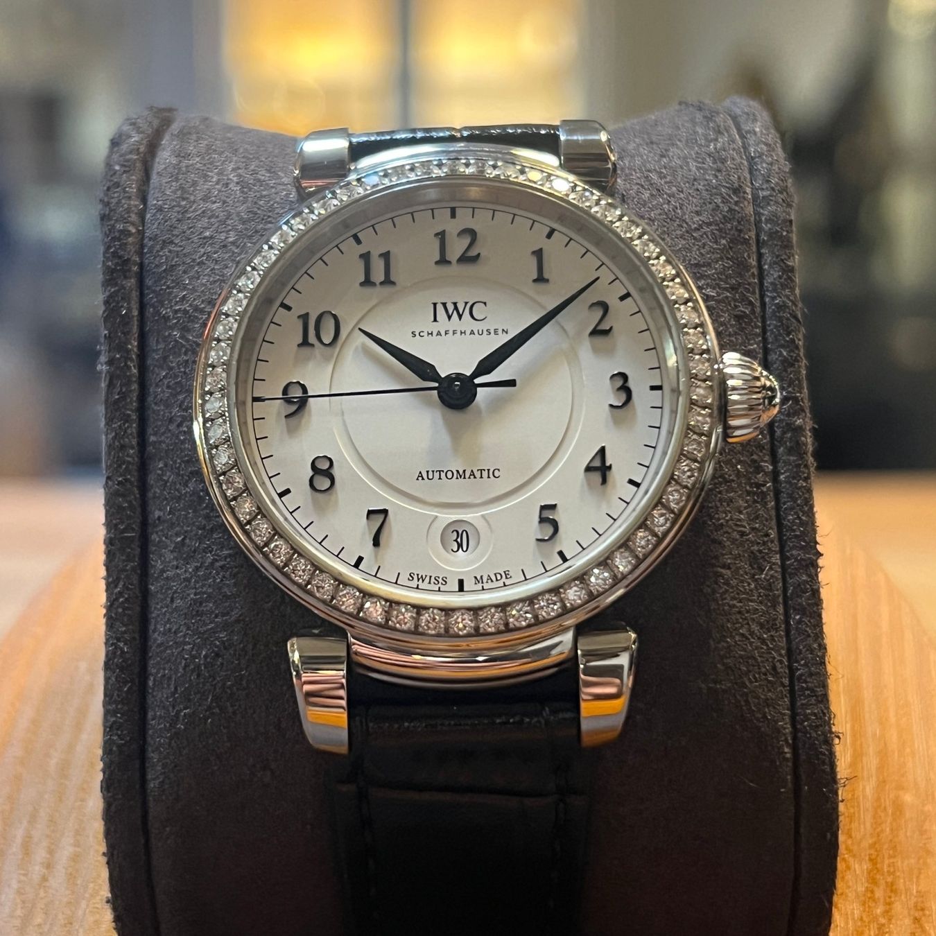 IWC Orologi: IWC Da Vinci Diamonds Bezel Automatic Date IW458308 – Usato da Carouge GE venduto da Watchaser