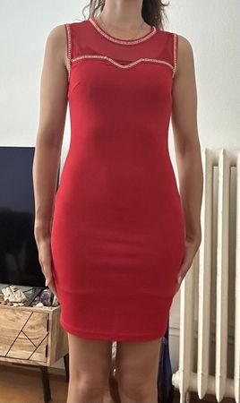 Robe rouge moulante avec détails dorés - Taille S