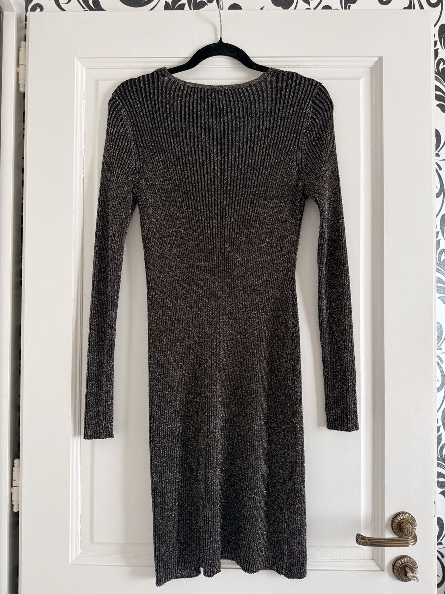 Vestiti: BCBGMAXAZRIA Metallic Knit Mini Dress – Usato da Corsier-sur-Vevey venduto da Kristina.Nova 3