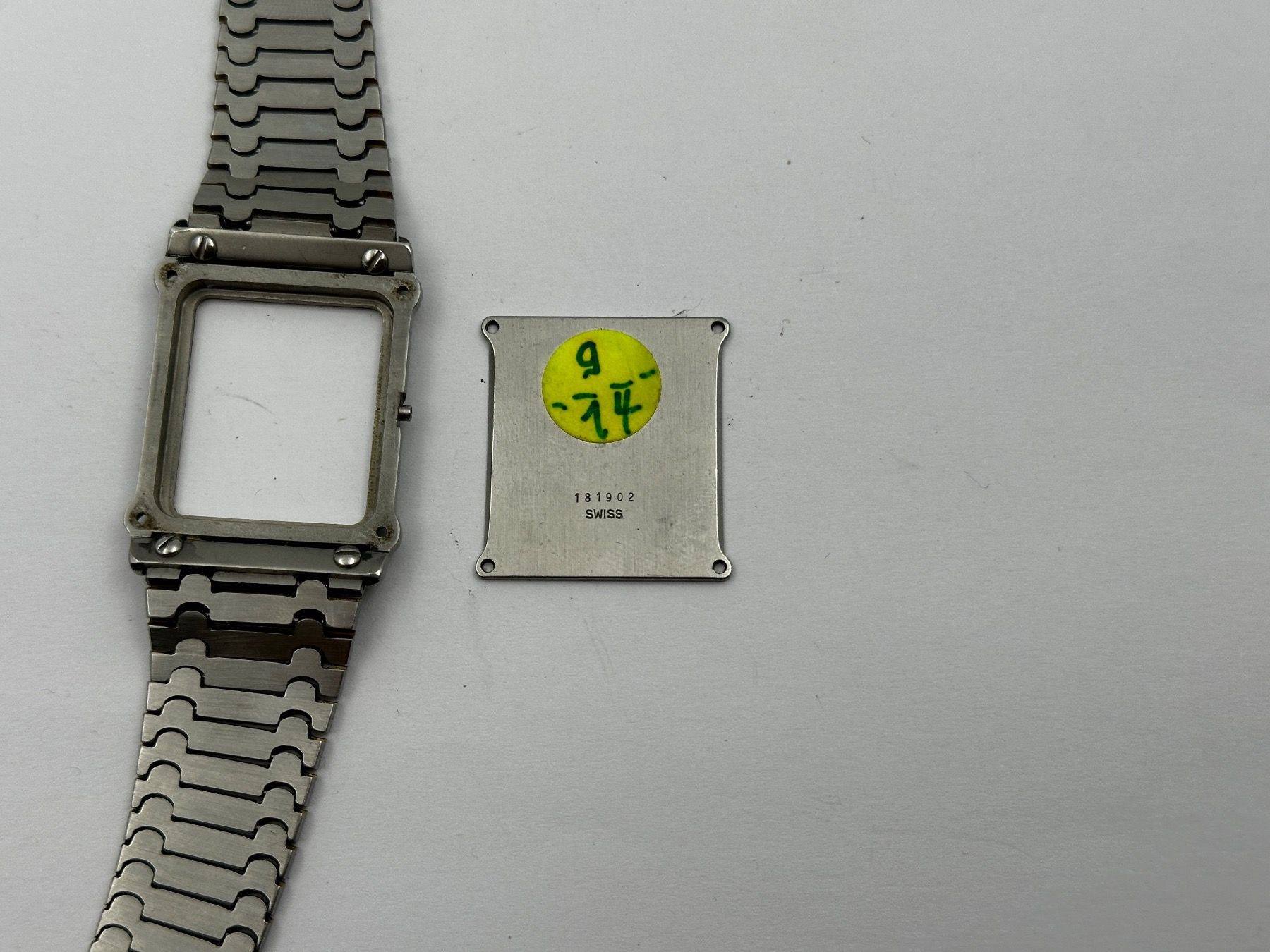 Ebel Orologi: Ebel Tank Gehäuse mit Band ref: 181902 – Usato da Brüttisellen venduto da AlphaOmega05 2
