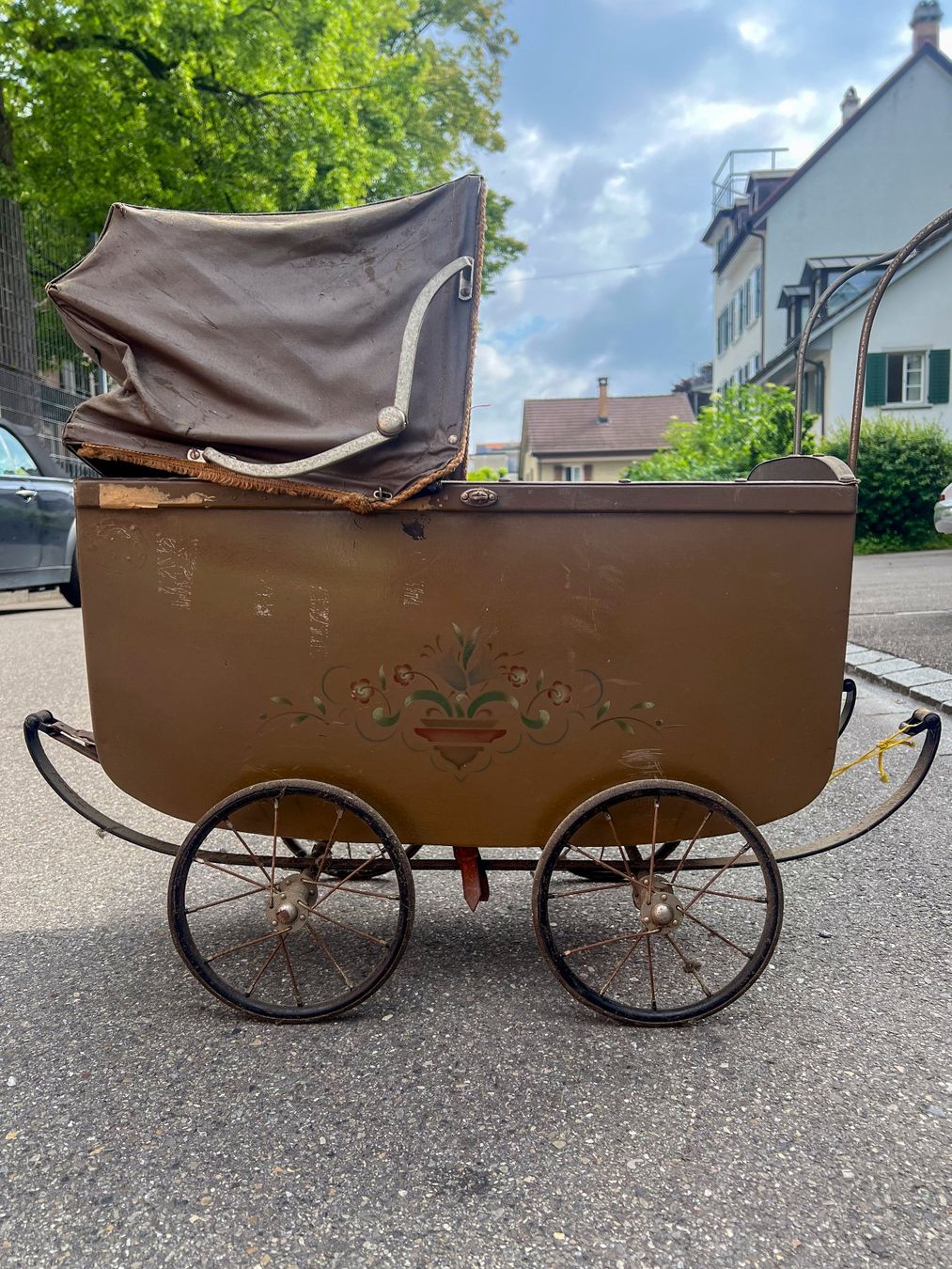Carrozzine per bambole: Antiker Puppenwagen/Kinderwagen – Difettoso da Winterthur venduto da Ael_ 1