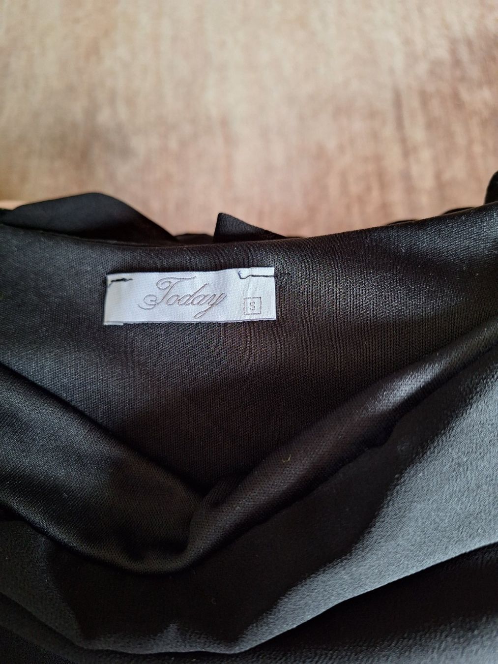 Top: Schickes, elegantes, schwarzes Top mit Kette, Gr. S – Nuovo (secondo la descrizione) da Münchenstein venduto da soistes 1