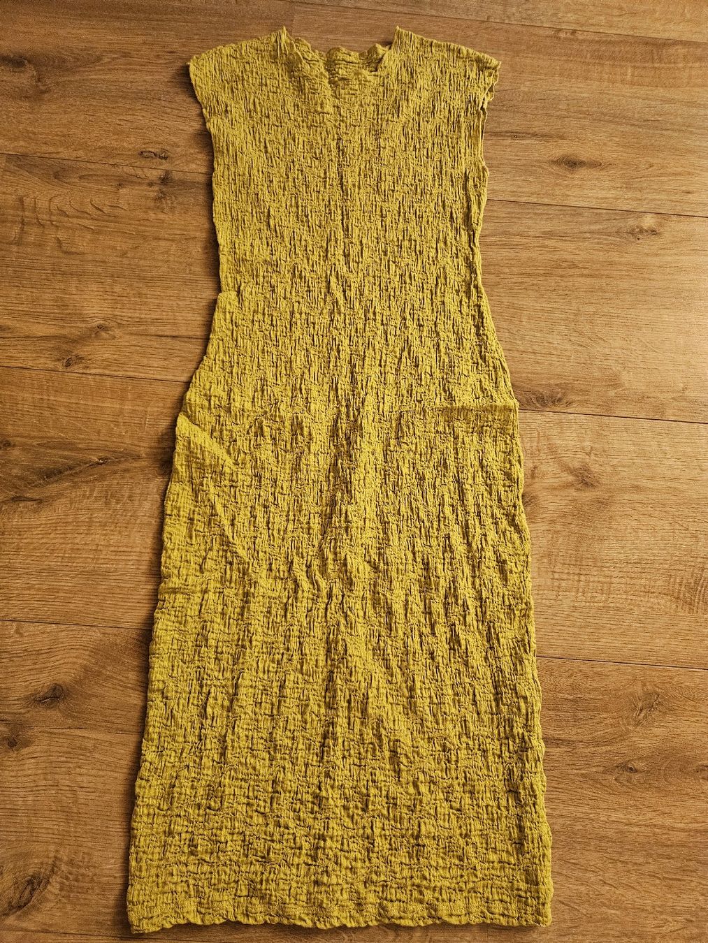 Vestiti: Kleid gelb gerafft Grösse S  – Nuovo (secondo la descrizione) da Rhäzüns venduto da inf_rcj7