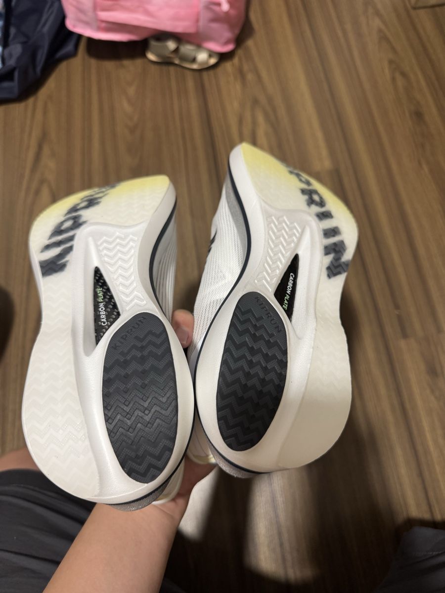 Decathlon Scarpe da uomo: Chaussures de running carbone, Kiprun Kipstorm Challenger – Nuovo e nell'imballaggio originale da Bôle venduto da hap_s8yf 3