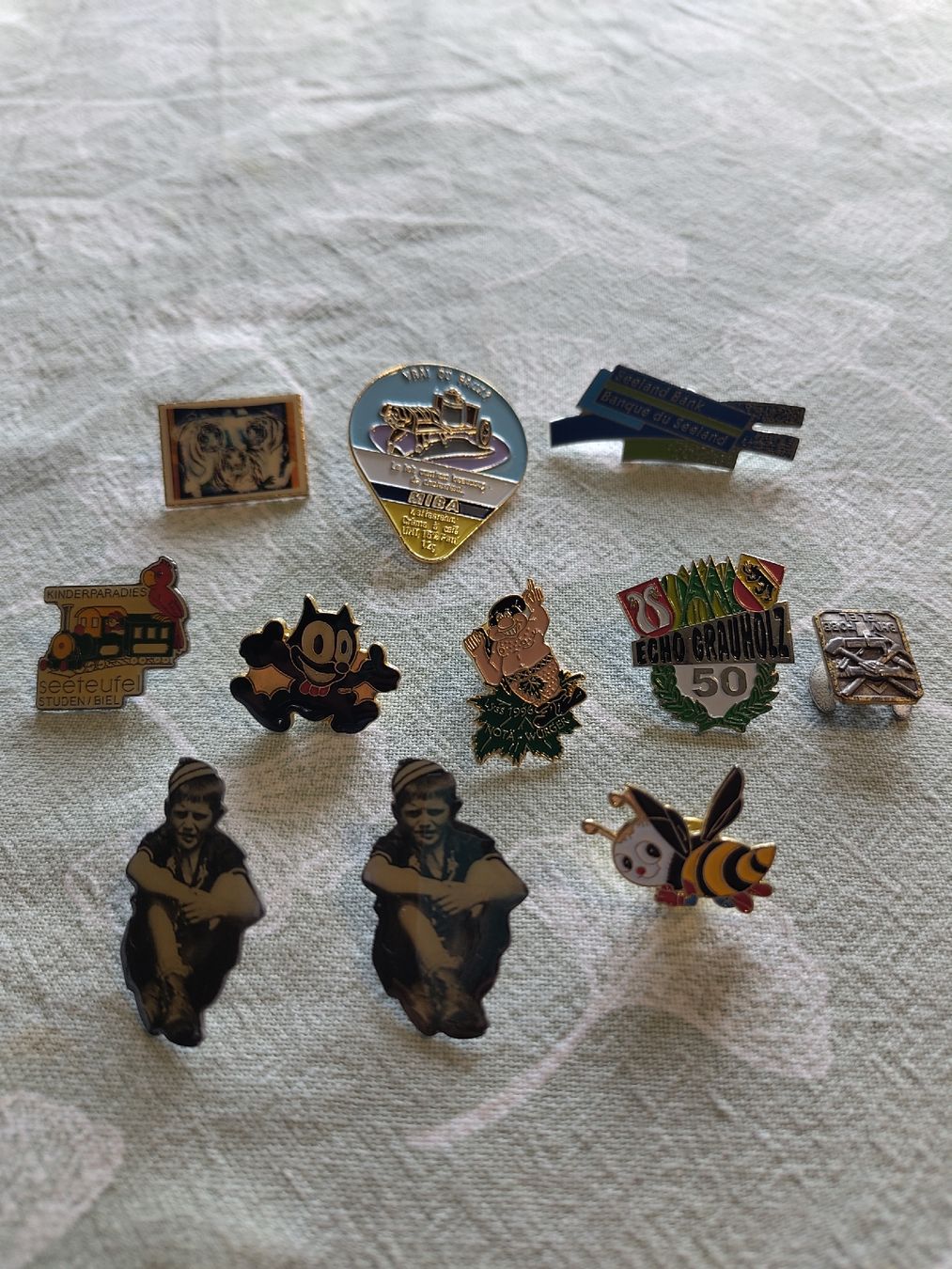 Placchette & Badge: Pin Konvolut 10 Stk – Usato da Biel/Bienne venduto da DoNa82