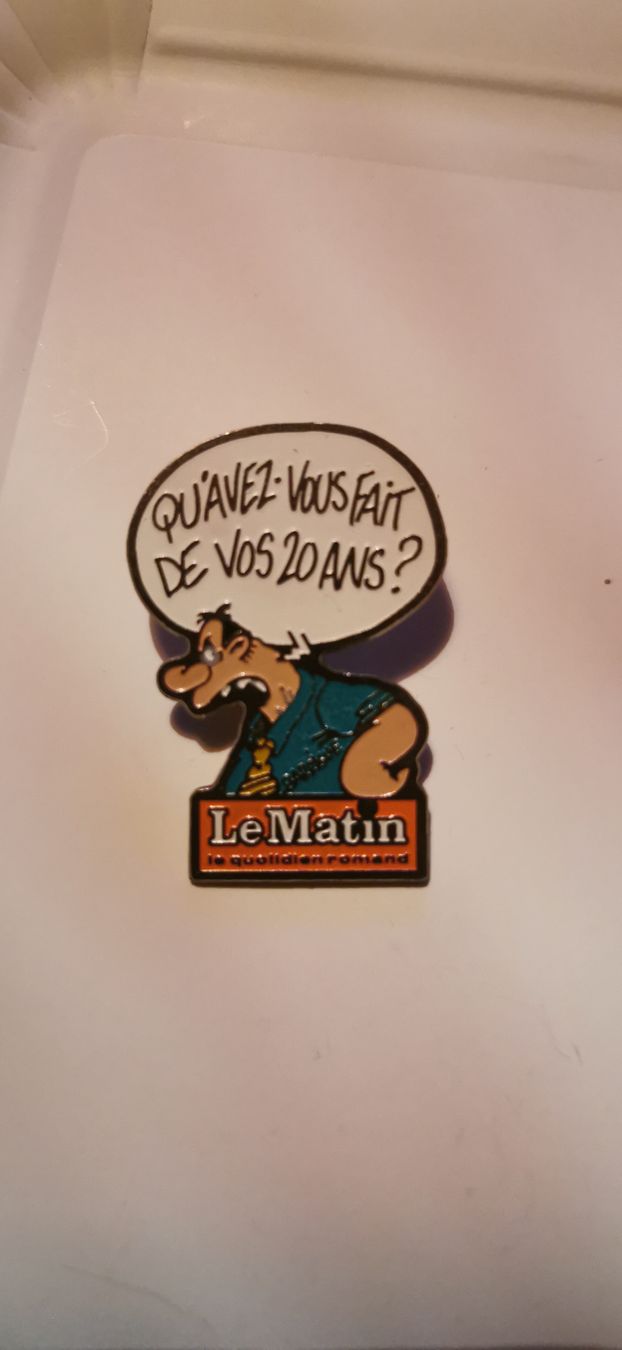 Placchette & Badge: Pin journal Le Matin – Usato da Genève venduto da vins50