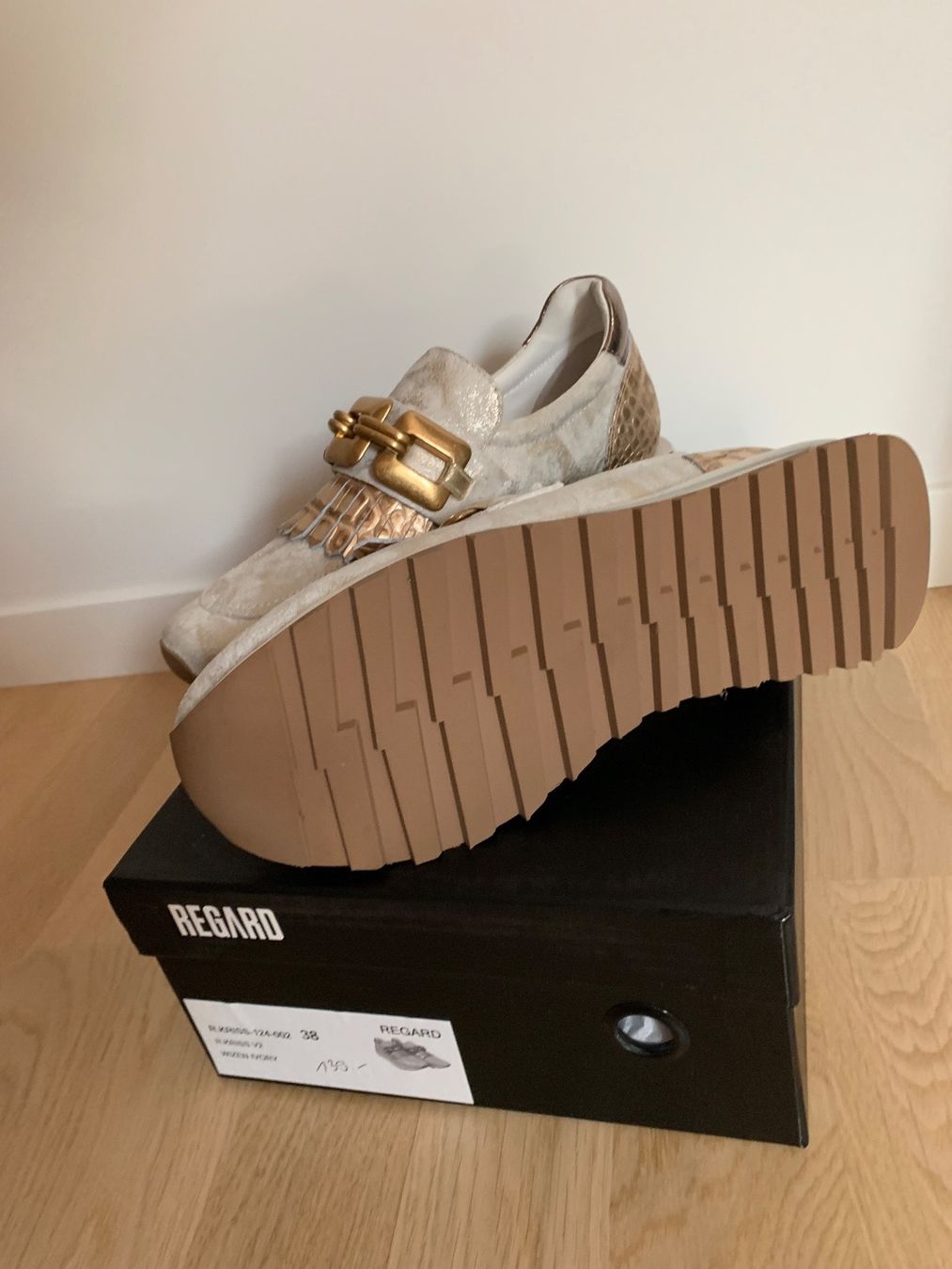 Scarpe da donna: Baskets neuves en cuir marque REGARD – Nuovo e nell'imballaggio originale da Saignelégier venduto da teres27 1