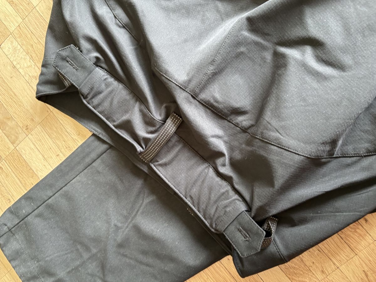 Pantaloni: ON run on clouds explorer pants – Usato da Rombach venduto da akiromay 3