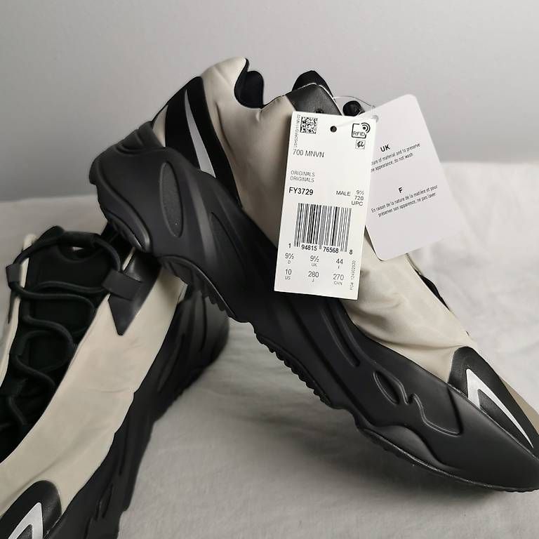 Adidas Scarpe da uomo: Adidas Yeezy Boost 700 MNVN Bone – Nuovo e nell'imballaggio originale da Luzern venduto da LuzernerShop 2