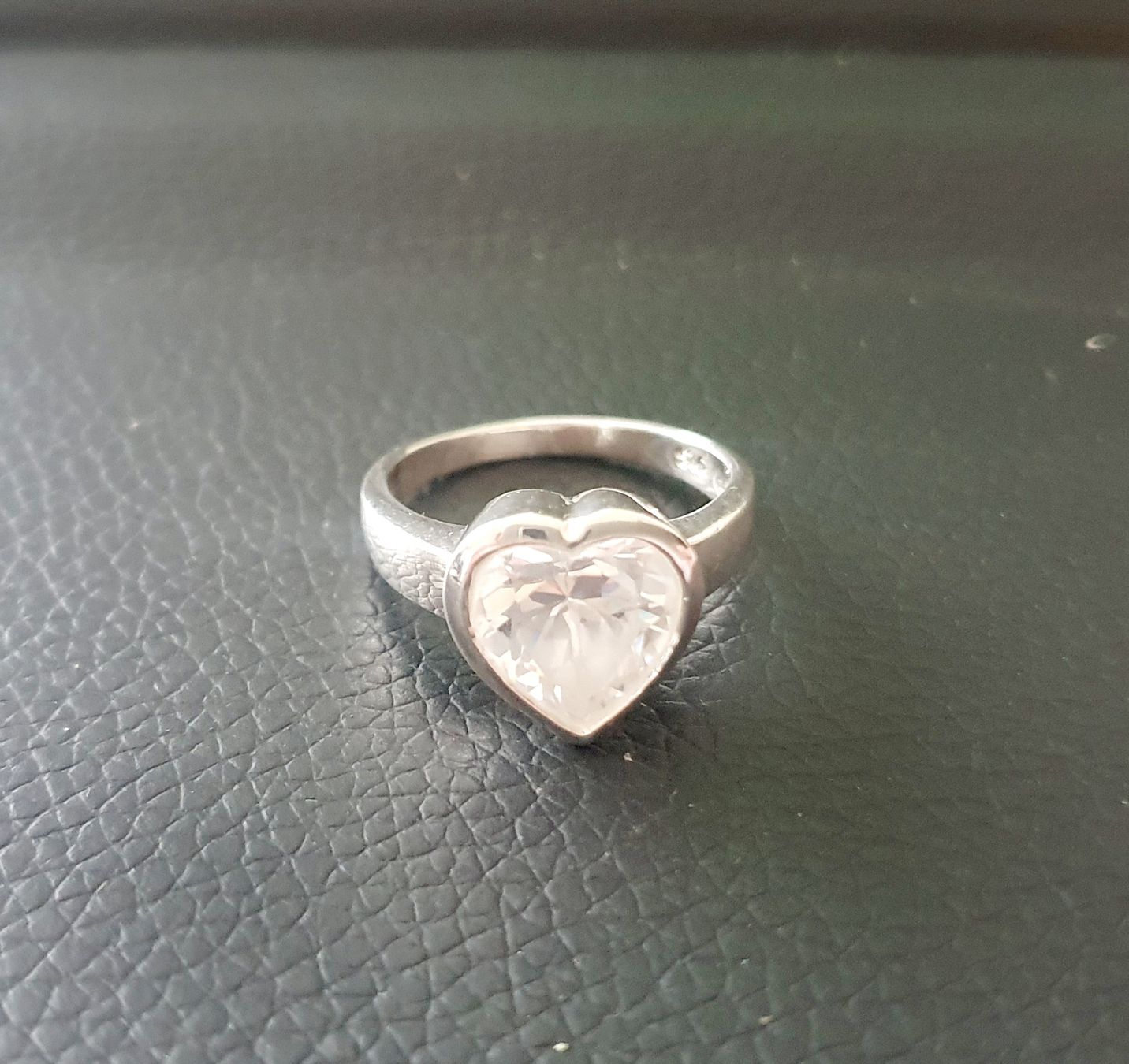 Anelli: Silberring 925 Herz Gr.18,2 mm  wunderschöne Ring! – Usato da Kreuzlingen venduto da Wunderkiste123