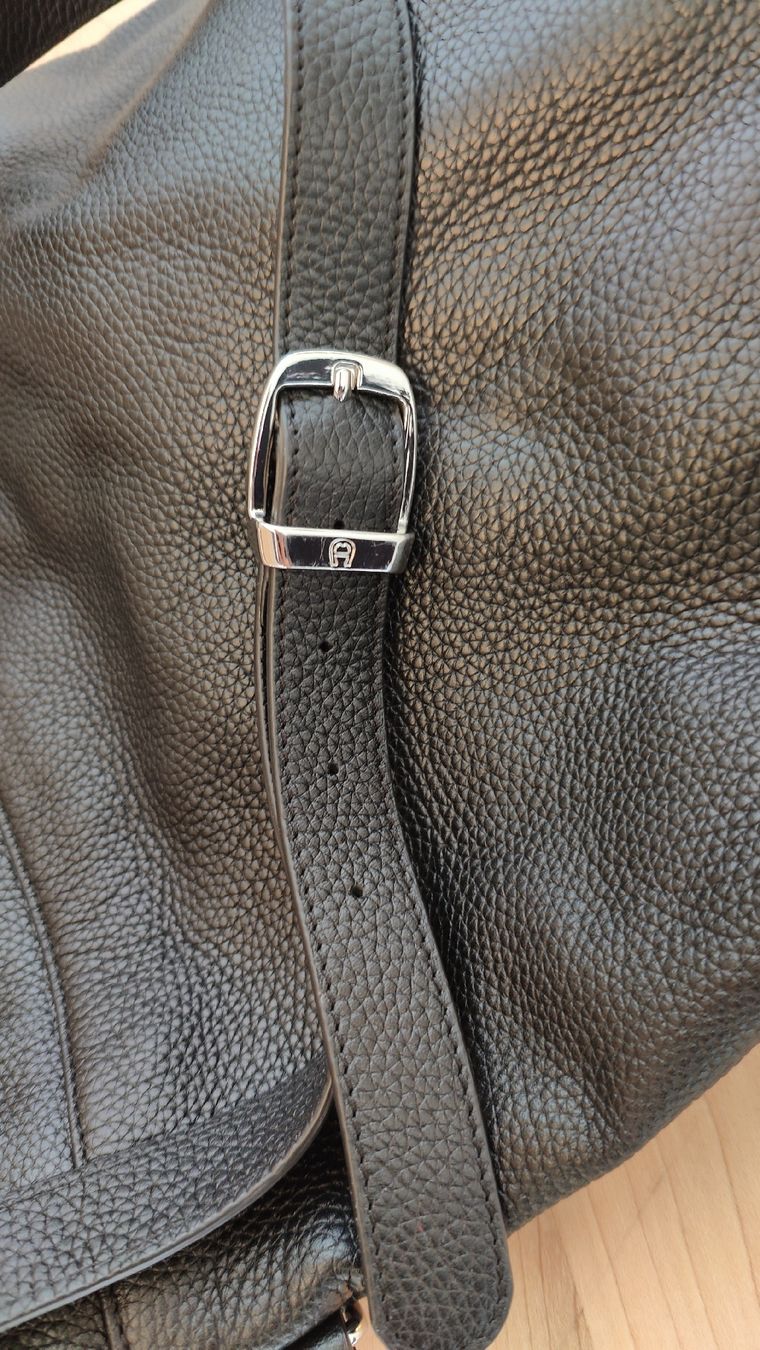 Aigner Borse da donna: AIGNER Ledertasche schwarz – Usato da Bolligen venduto da Mumpi 6