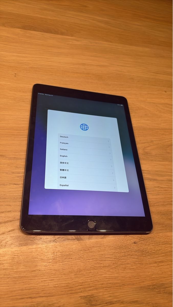 Apple Tablet PC: Apple iPad 7 schwarz – Usato da Therwil venduto da sjermann