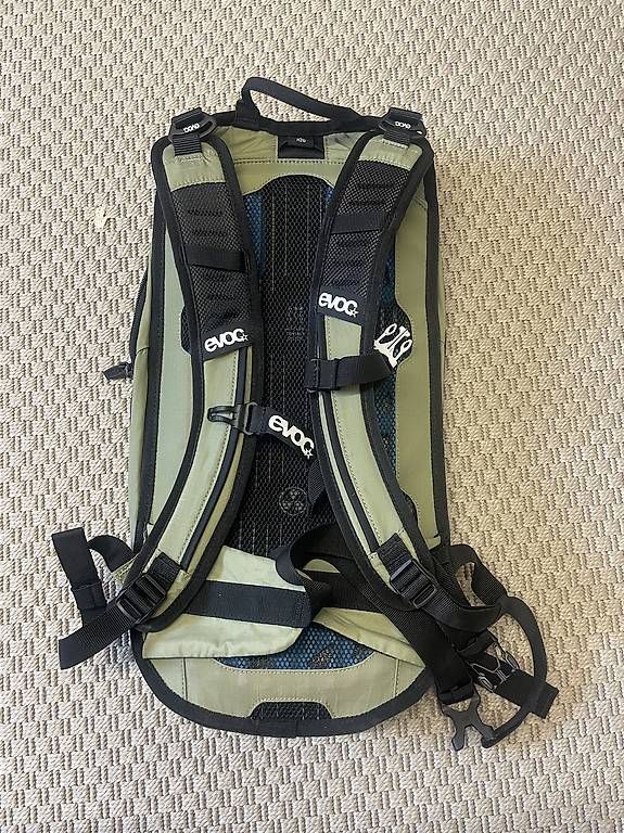 Sacs à dos: Evoc Stage 6l Trinkrucksack – D'occasion à Lausen par Volvo242Turbo 1
