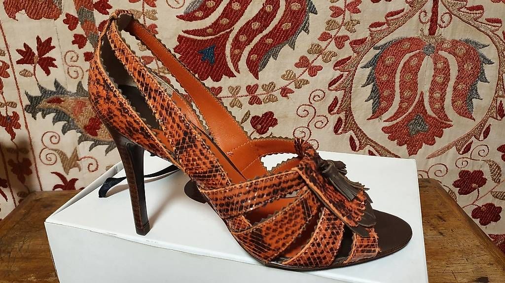 Scarpe da donna: Leder Absatzschuhe Gr.39 – Usato da Oberrieden venduto da Taramara
